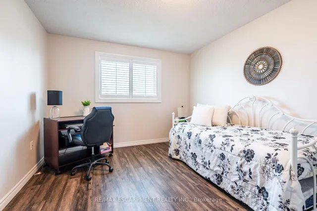 Additional image 27 of 35 Republic Ave