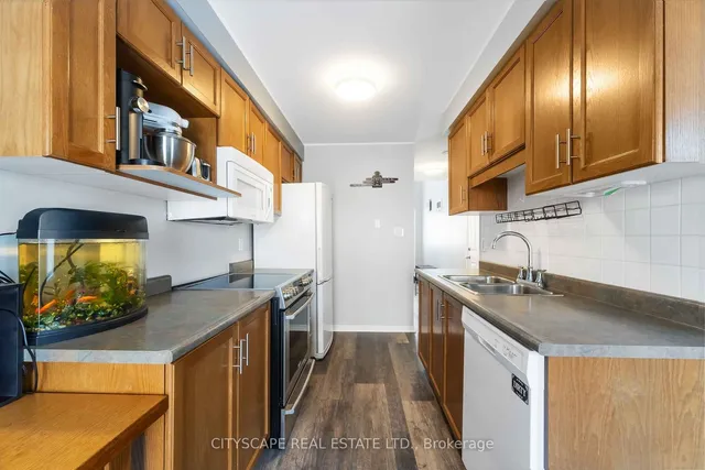 Additional image 20 of 76 Frances Ave Unit 14