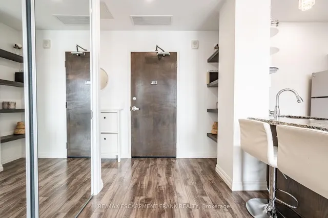 Additional image 15 of 112 King St Unit 1012