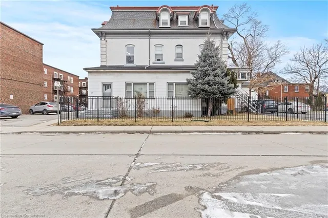 Additional image 4 of 17 Webber Ave