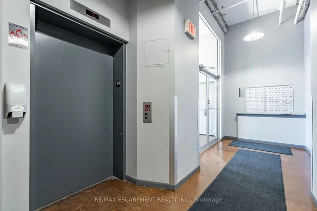 11 REBECCA St Unit 101