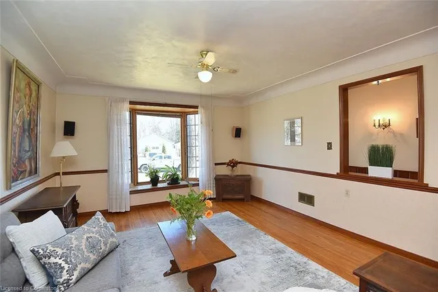 Additional image 8 of 20 Lorne Ave