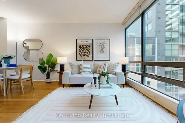 438 King St Unit 703