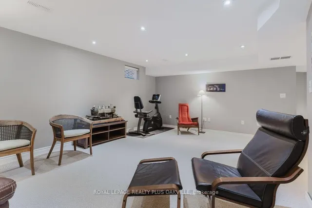 Additional image 16 of 16 Grayrocks Ave