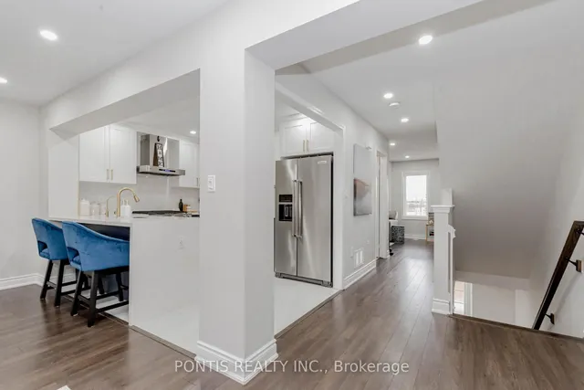 Additional image 13 of 33 Tight Crt