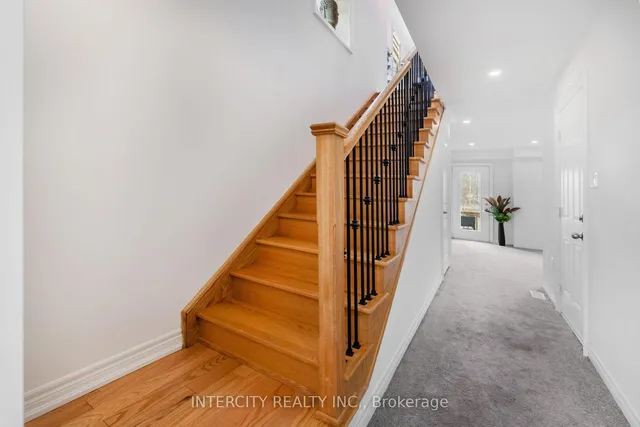 Additional image 13 of 19 Queenpost Dr