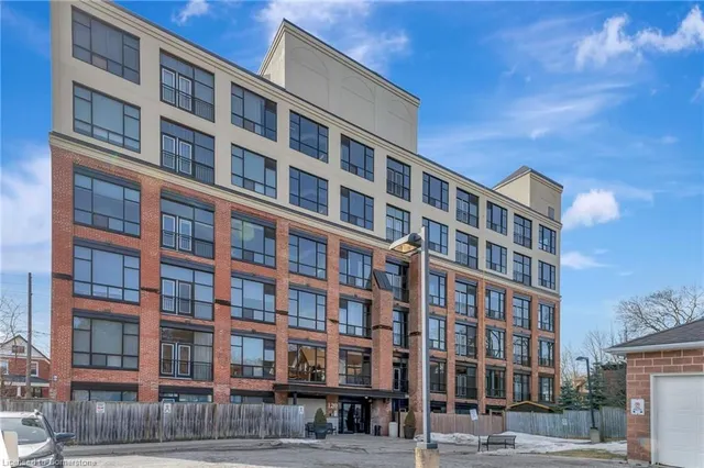 120 Mansion St Unit 208