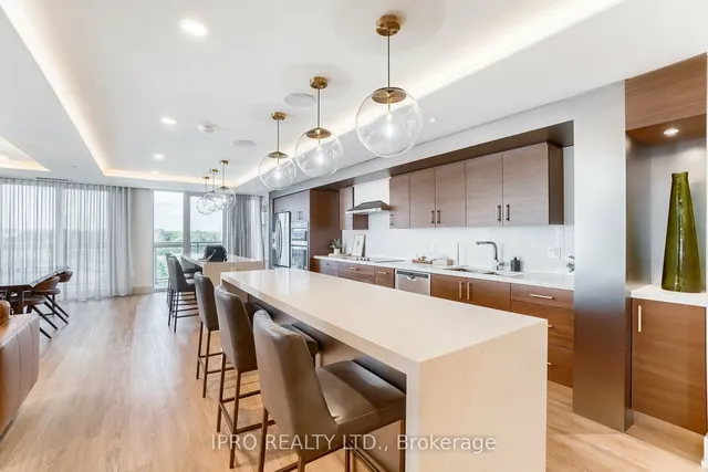 Additional image 33 of 1050 Main St Unit 326