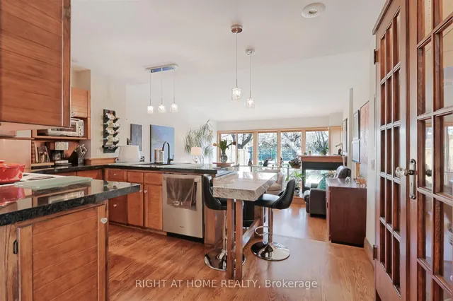 Additional image 37 of 61 Woburn Ave