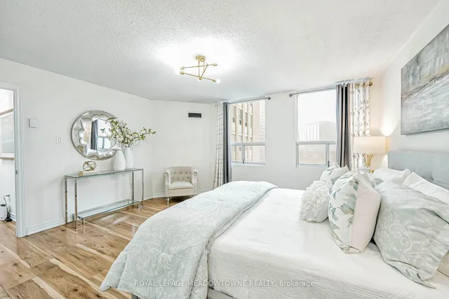 Additional image 26 of 3650 Kaneff Cres Unit 908