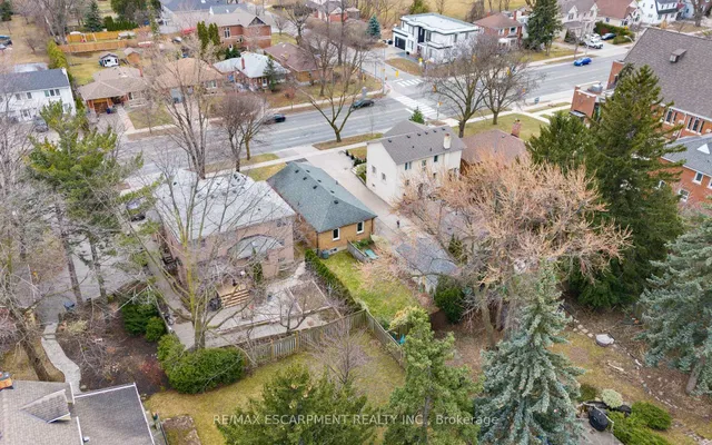 Additional image 45 of 3908 Bloor St