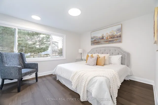 Additional image 26 of 103 HuntingDale Blvd