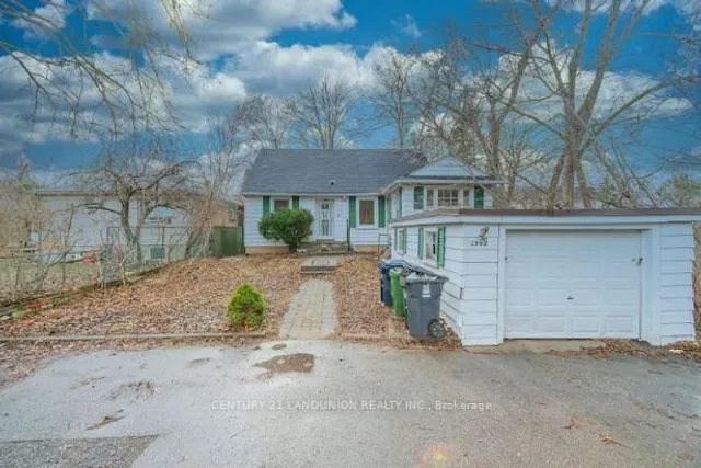 Additional image 4 of 2982 Bayview Ave