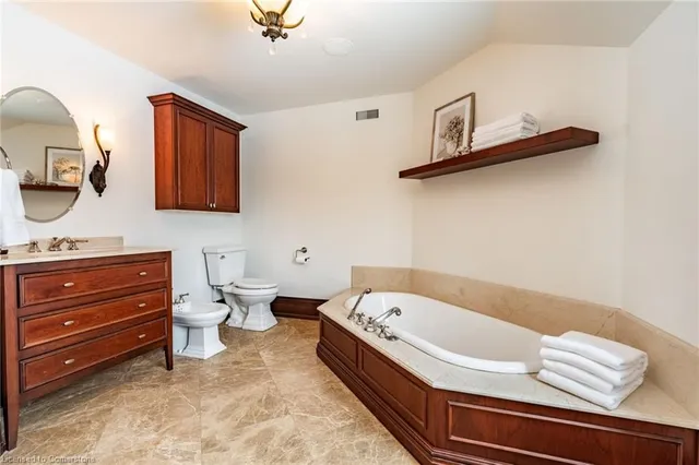 Additional image 29 of 76 Oak Ave