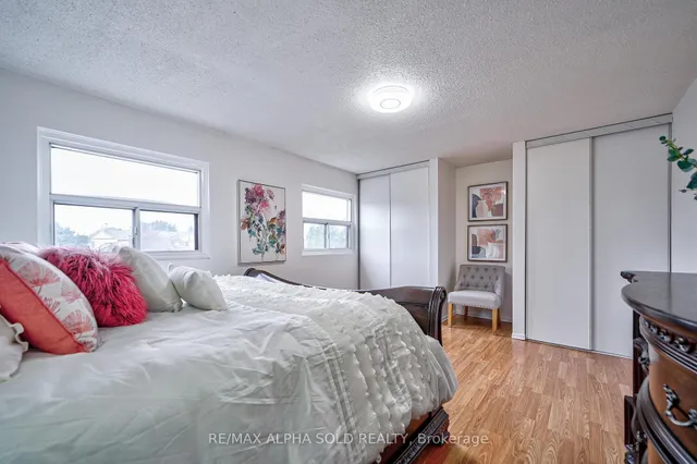 Additional image 30 of 55 Phalen Cres