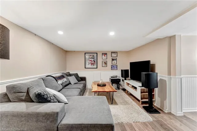 Additional image 38 of 256 London St