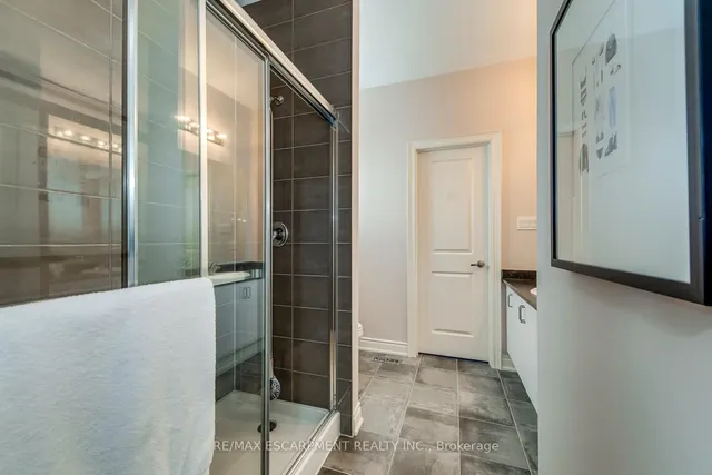 Additional image 30 of 258 Humphrey St