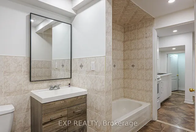 Additional image 33 of 14 Vanwood Cres