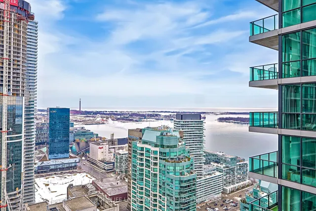 Additional image 29 of 33 Bay St Unit 4304