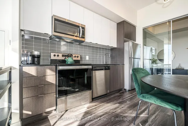 Additional image 7 of 859 The Queensway N/A Unit 813