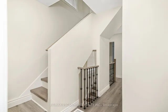 Additional image 16 of 922 Burlington St