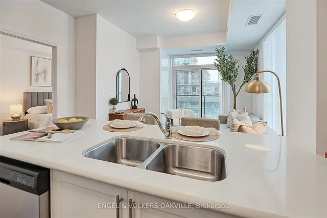 Additional image 12 of 460 Dundas St Unit 611