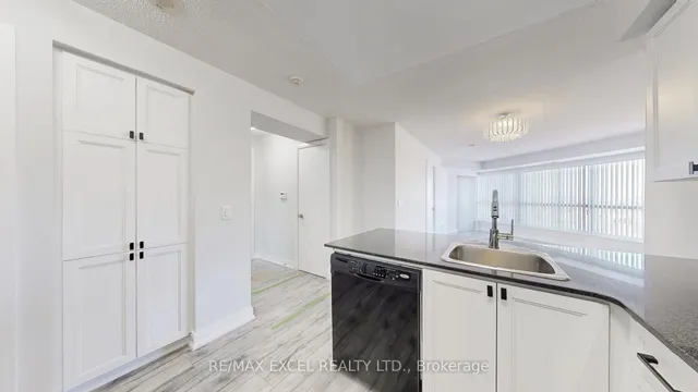 Additional image 24 of 135 Village Green Sq Unit 1924