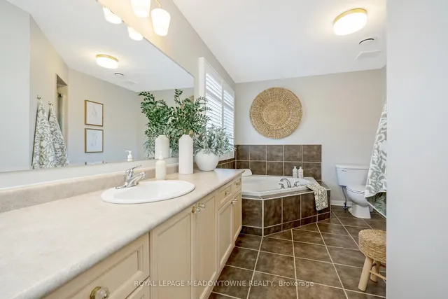 Additional image 26 of 792 Rayner Crt