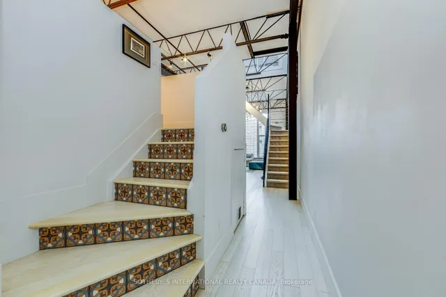 Additional image 4 of 676 Richmond St Unit 208