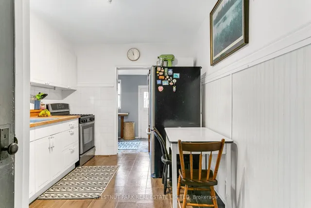 Additional image 14 of 131 Montrose Ave