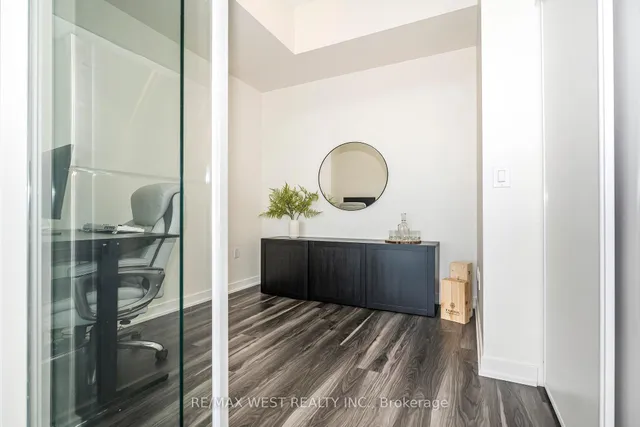 Additional image 20 of 859 The Queensway N/A Unit 813