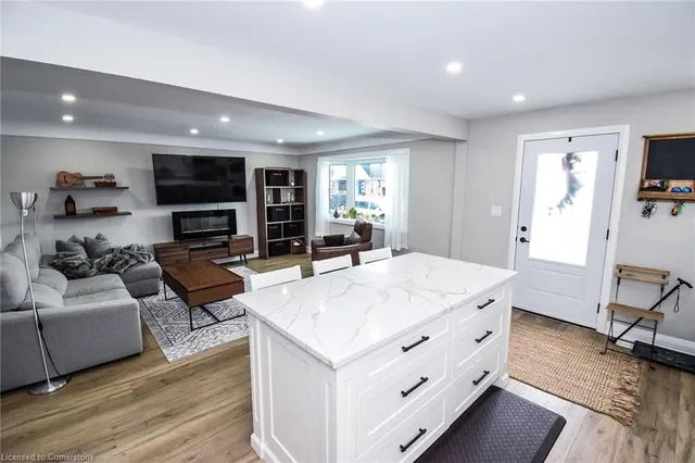 Additional image 9 of 176 East 43rd St