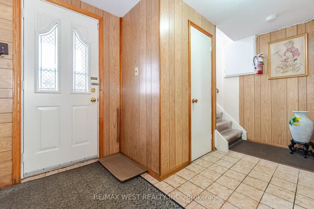 Additional image 29 of 79 Husband Dr