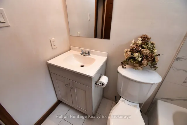 Additional image 32 of 129 Eastbourne Ave