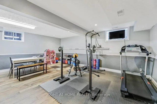 Additional image 33 of 32 William St