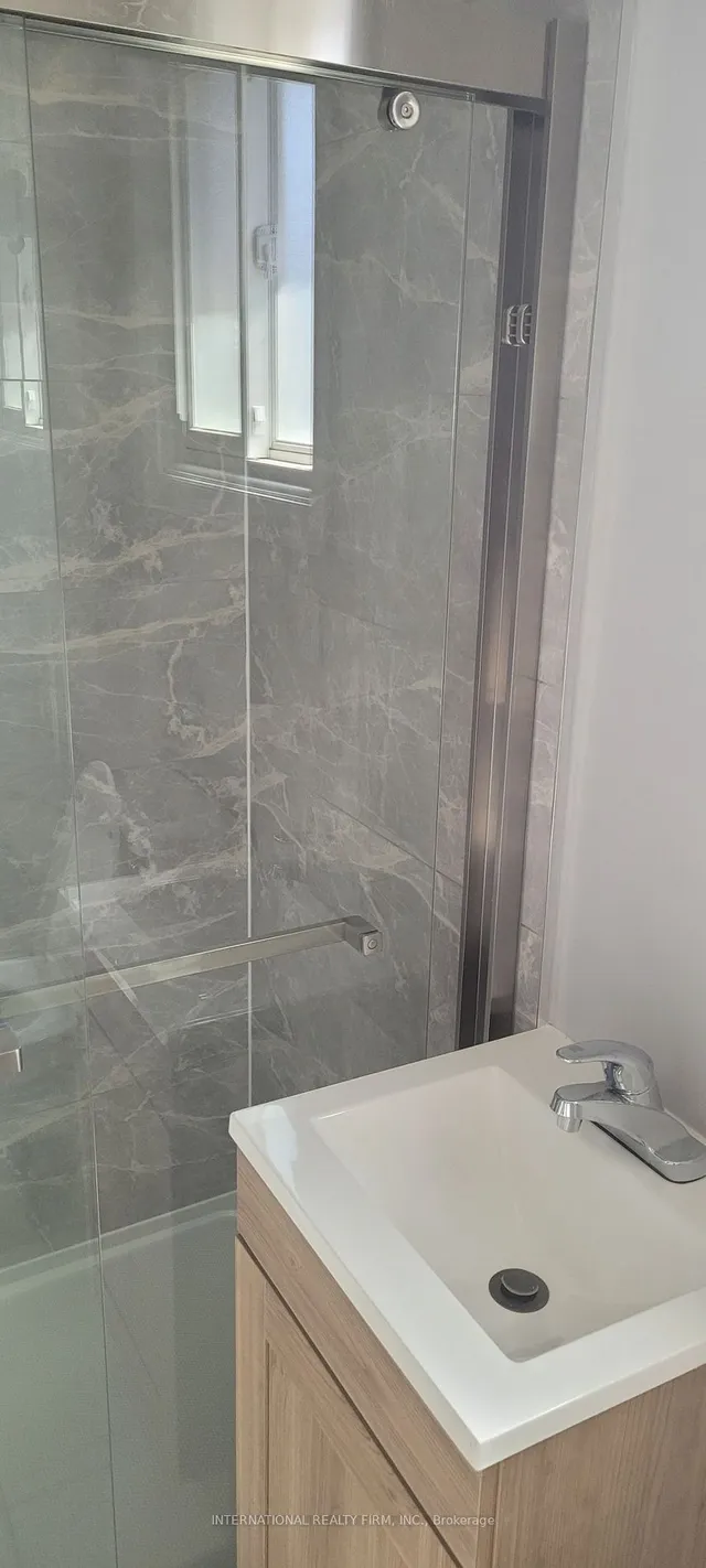 Additional image 10 of 27 Charcoal Dr