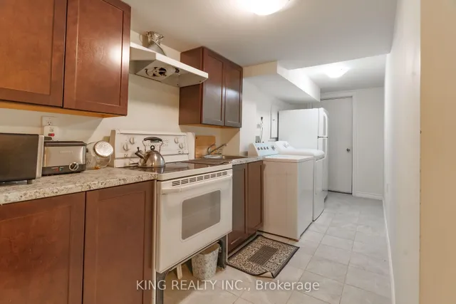 Additional image 32 of 928 Ledbury Cres