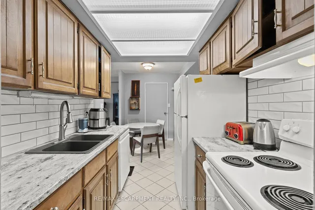 Additional image 12 of 120 Duke St Unit 805