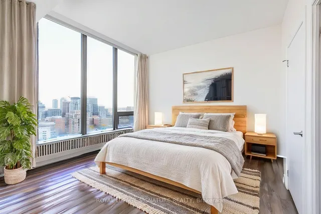 Additional image 18 of 33 Lombard St Unit 2006