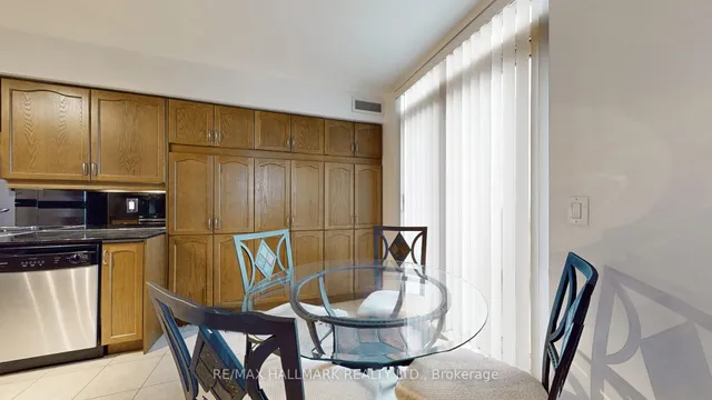 Additional image 7 of 18 Kenaston Gdns Unit 704