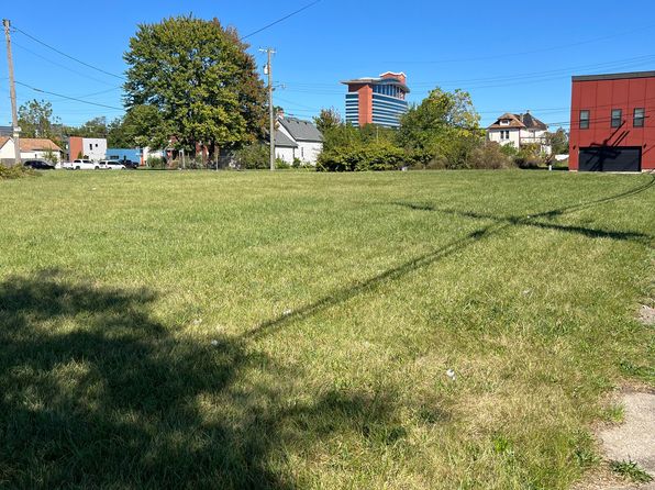 1827 Spruce St, Detroit, MI 48216