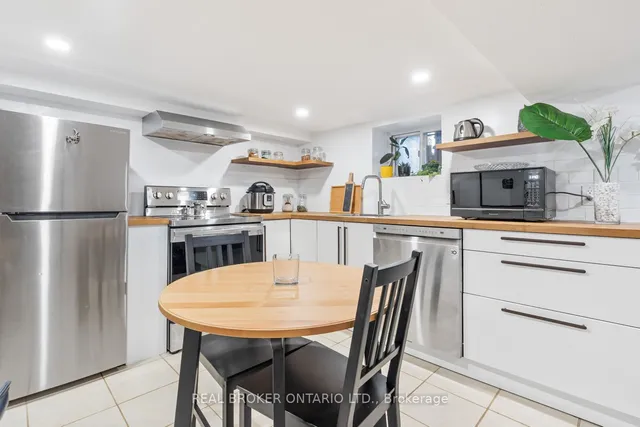 Additional image 29 of 130 Harvie Ave