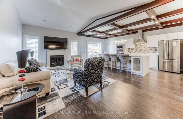 Additional image 10 of 900 Doon Village Rd Unit 4