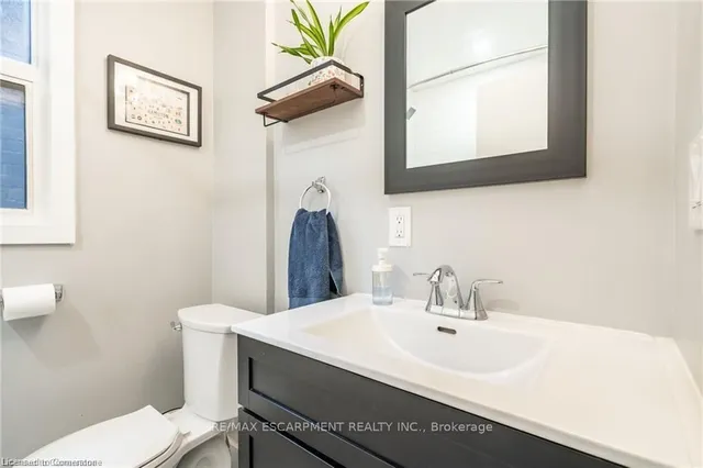 Additional image 23 of 166 Catharine St