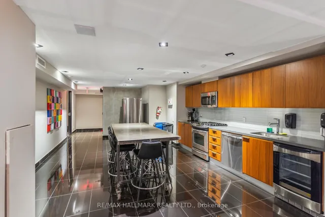 Additional image 43 of 318 King St Unit 1014