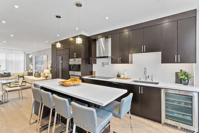 Additional image 16 of 8 Alex Mews