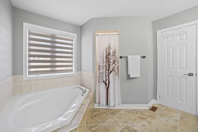 Additional image 14 of 18 Cooperage St