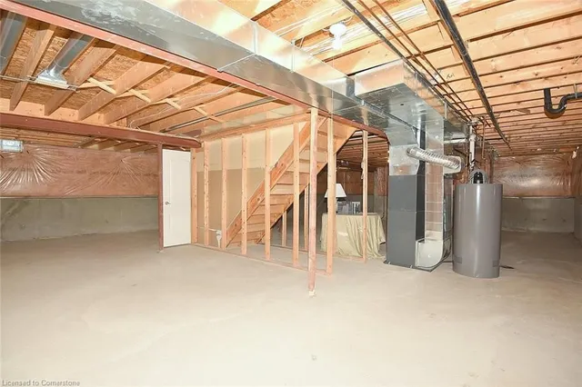 Additional image 32 of 118 Silverbirch Blvd