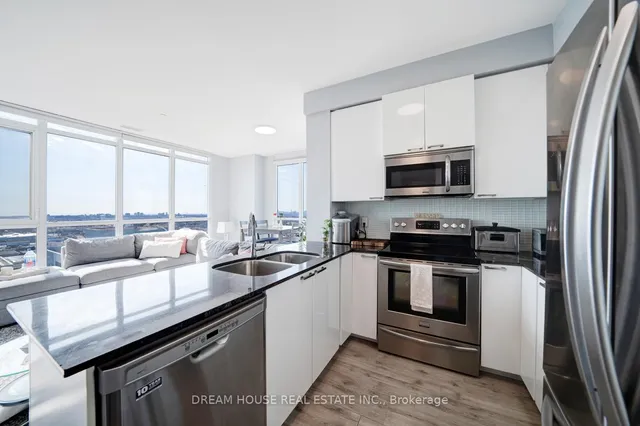 Additional image 11 of 1328 Birchmount Rd Unit PH2