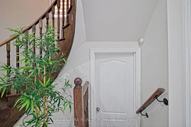 Additional image 26 of 60 Vanwood Cres